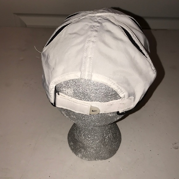 Nike ladies hat - Picture 3 of 7